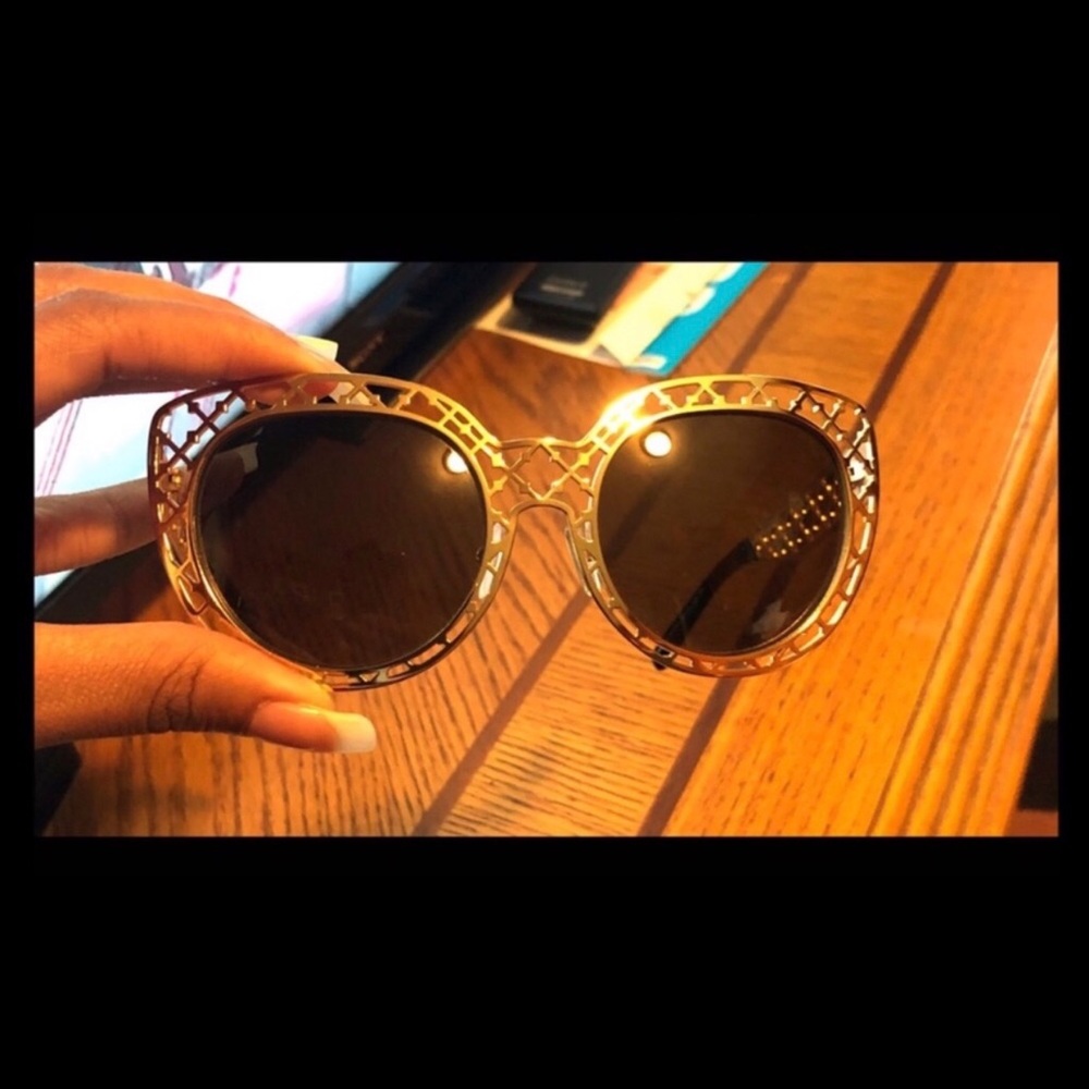 PRICE IS FIRM‼️ Tory Burch Lattice Sunglasses😎